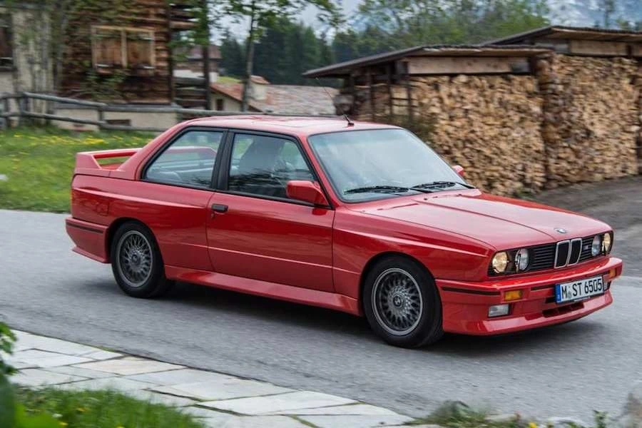 bmw-m3-e30-에볼루션.jpeg
