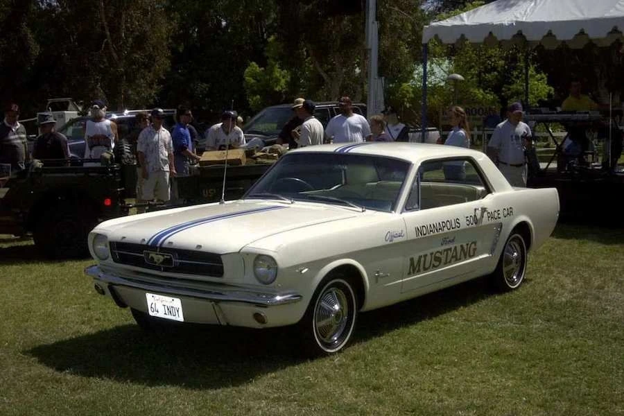 머스탱-1세대-포드-머슬카.jpeg