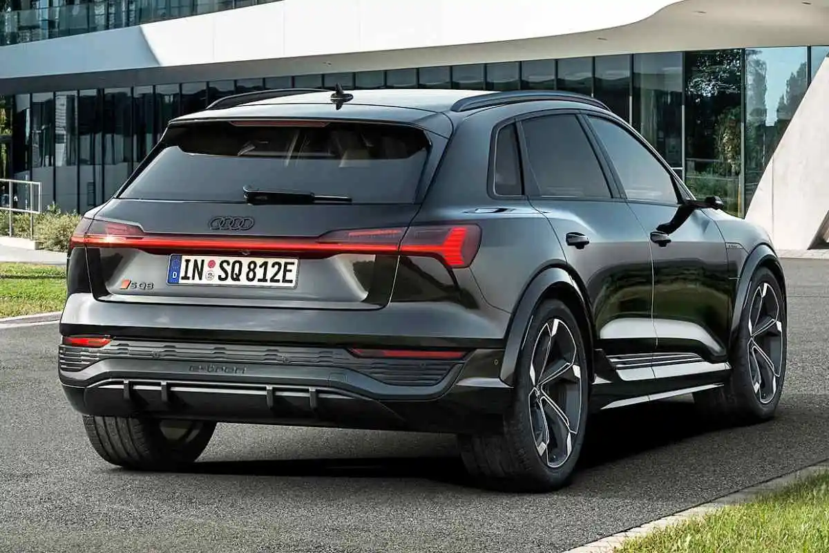 아우디-전기차-Q8-e트론-6.jpeg