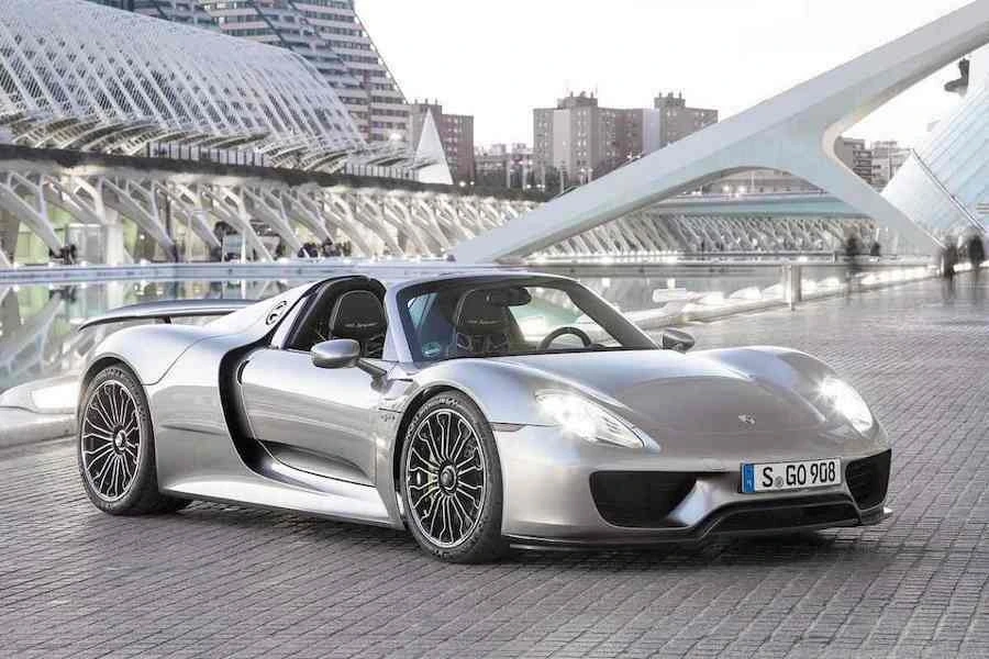 포르쉐-918-스파이더-라인업.jpeg