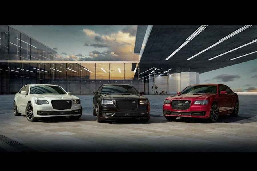 크라이슬러-300c-한정판-srt.jpeg