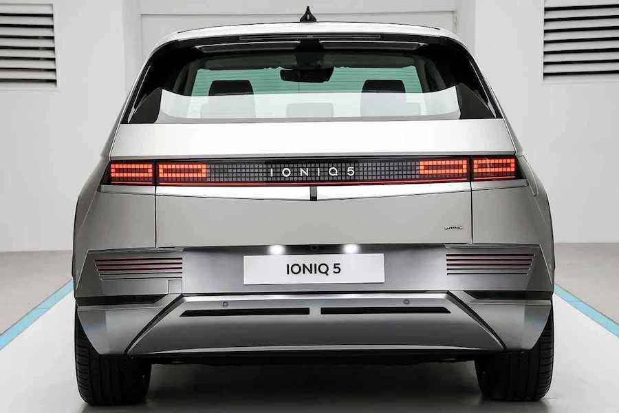현대차-현대차그룹-전기차-아이오닉-5-현대-아이오닉-5-아이오닉-5-뒷유리-리어와이퍼-2.jpeg