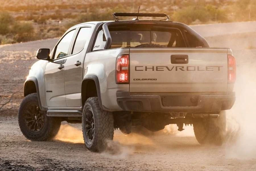 쉐보레-사륜구동-오프로드-콜로라도.jpeg