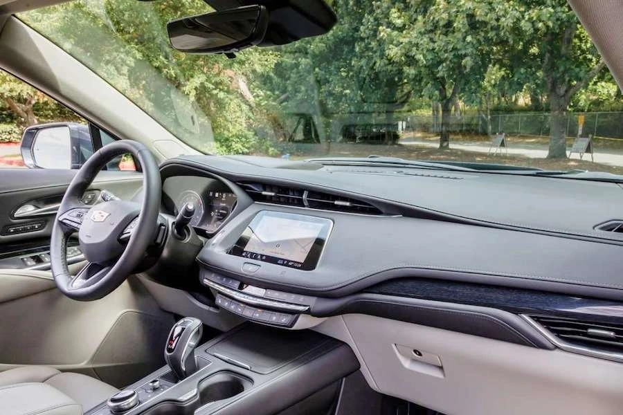 캐딜락-GM-한국-GM-SUV-캐디락-SUV-XT4-캐딜락-XT4-2023-XT4-XT4-디자인-XT4-성능-12.jpeg