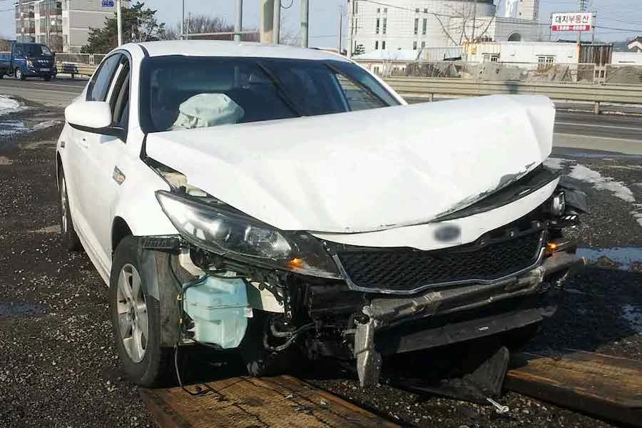 고속도로-교통사고-현대차-아반떼-2차사고-6.jpeg