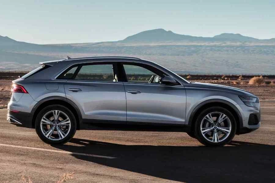 아우디-q8-suv-cuv-측면.jpeg