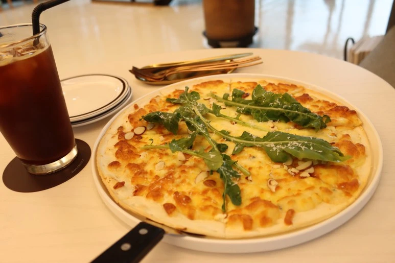 IMG_2930.JPG?type=w773