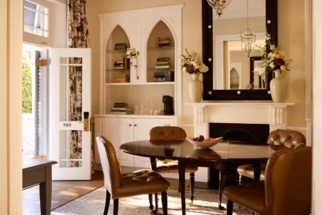 Honeysuckle_Suite_3.jpg?type=w466