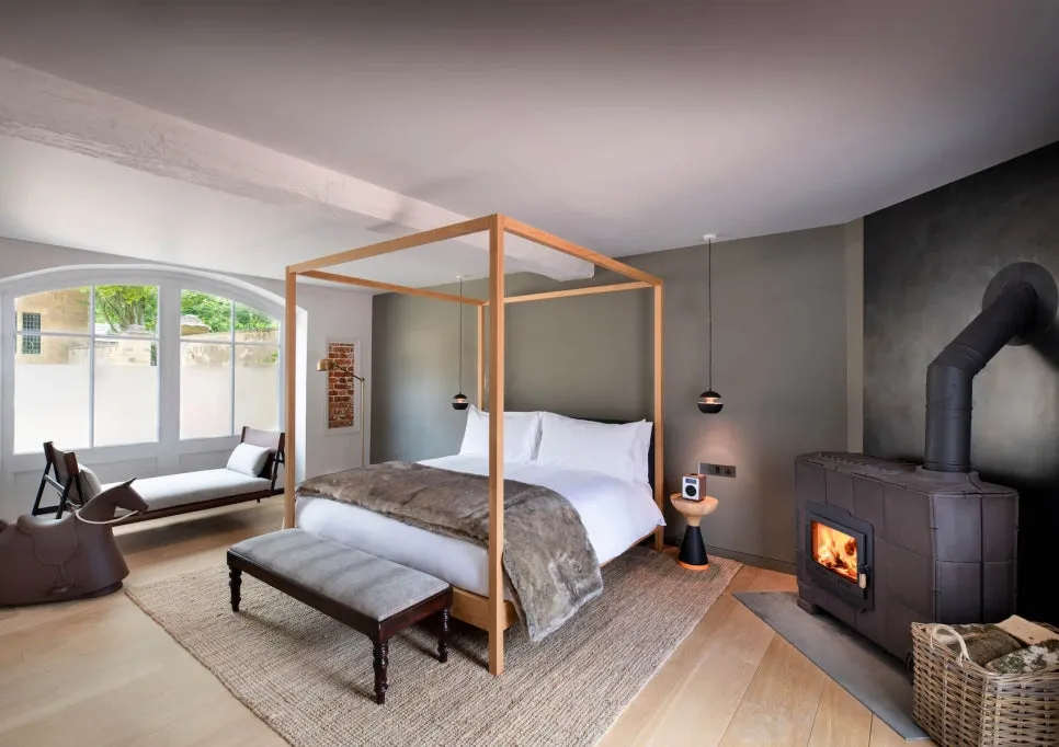 Clock_House_Room.jpg?type=w966