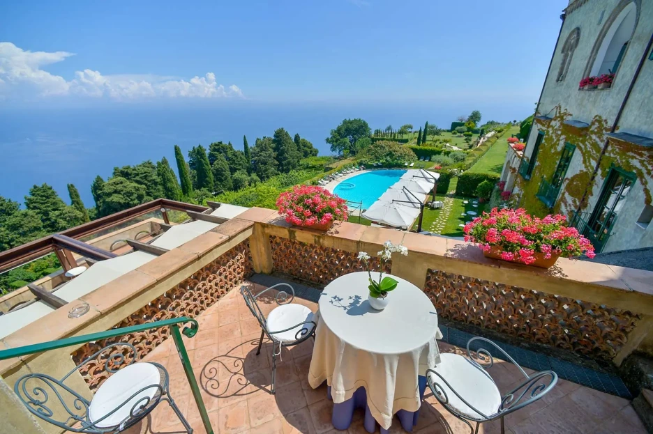 Hotel-Villa-Cimbrone-deluxe-19.png?type=w1