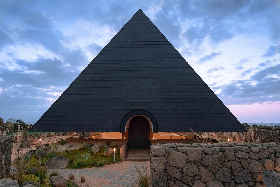 %ED%8A%B8%EB%AD%84.jpg?type=w966