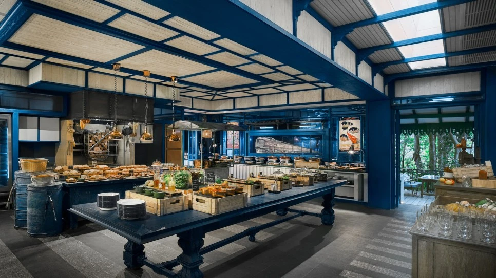 An-indoor-breakfast-area-at-Somyings-Kitchen-in-Khao-Yai-scaled.jpg?type=w966