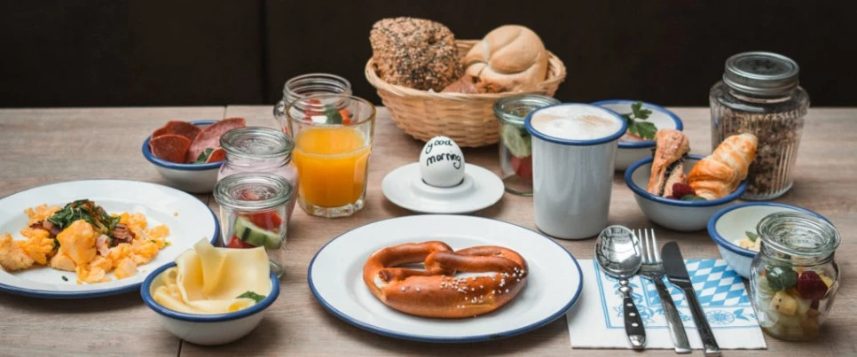 %EC%BD%94%EC%BF%A4_%ED%98%B8%ED%85%94_3.jpg?type=w966