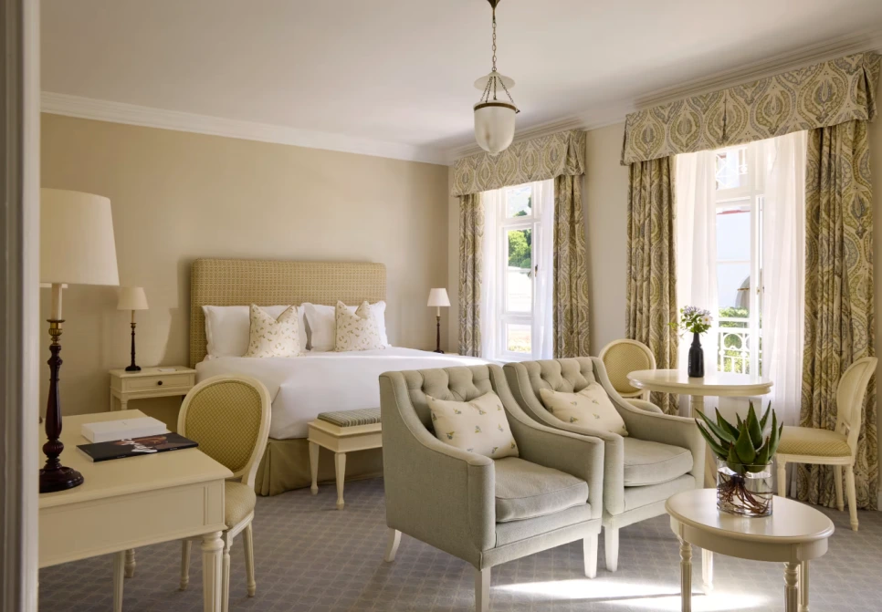 Deluxe_Junior_Suites.png?type=w966