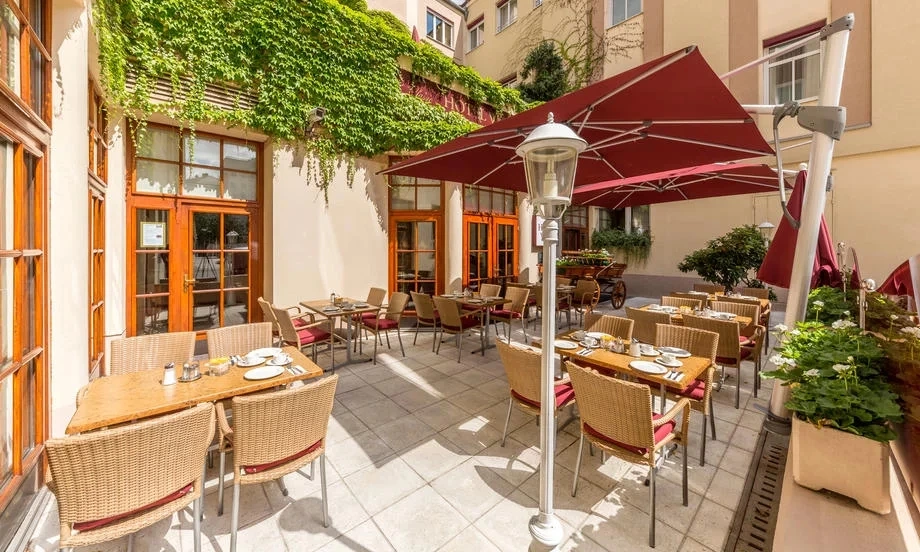 %EC%98%A4%EC%8A%A4%ED%8A%B8%EB%A6%AC%EC%95%84_%ED%98%B8%ED%85%94_%EB%B9%88_3.jpg?type=w966