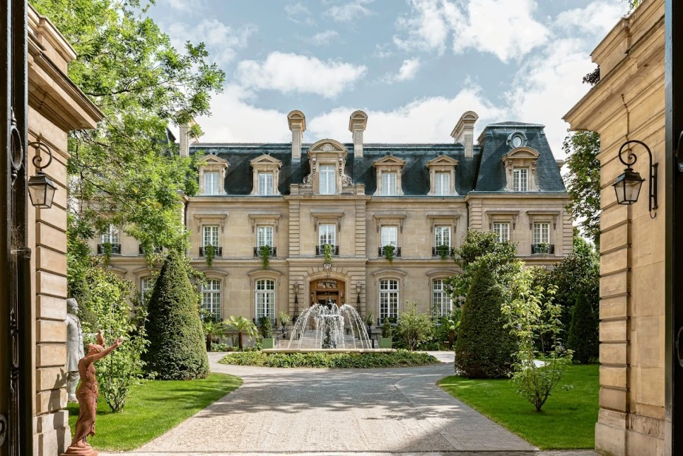 %EC%84%B8%EC%9D%B8%ED%8A%B8_%EC%A0%9C%EC%9E%84%EC%8A%A4_%ED%8C%8C%EB%A6%AC_5.jpg?type=w966