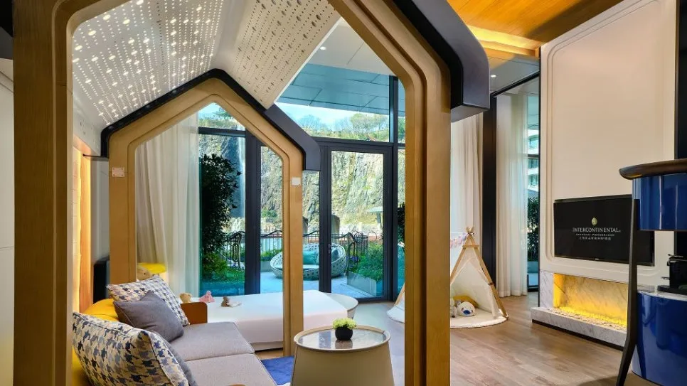 230234-07-InterContinental_Duplex_Suite_Aqua_View_-IC_Shanghai_Wonderland.jpg?type=w966