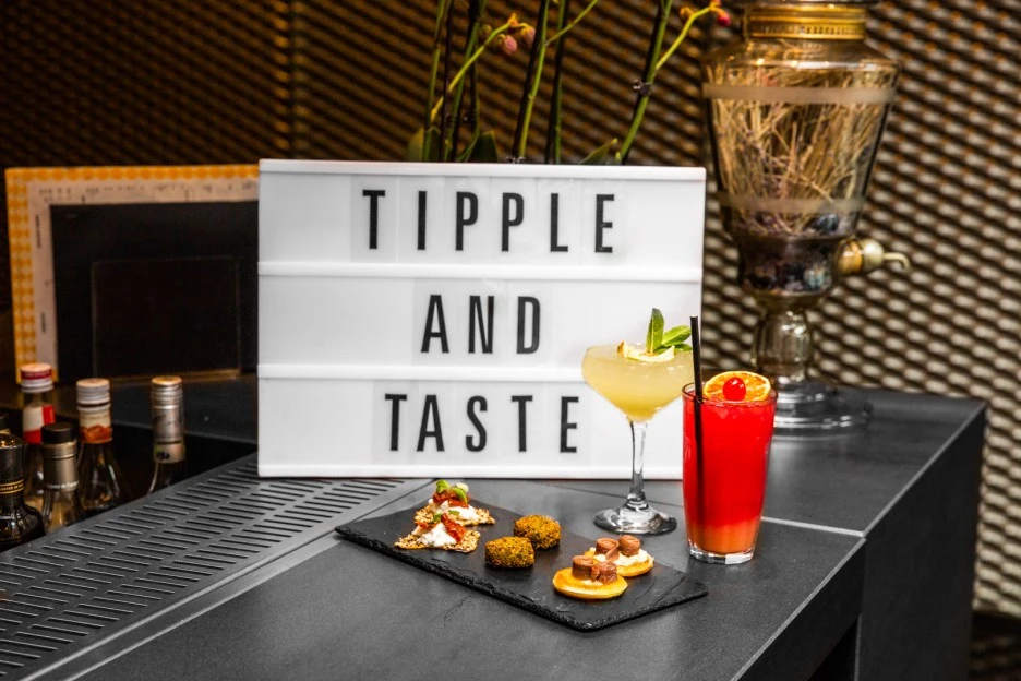 %EB%9F%B0%EB%8D%982.jpeg?type=w1