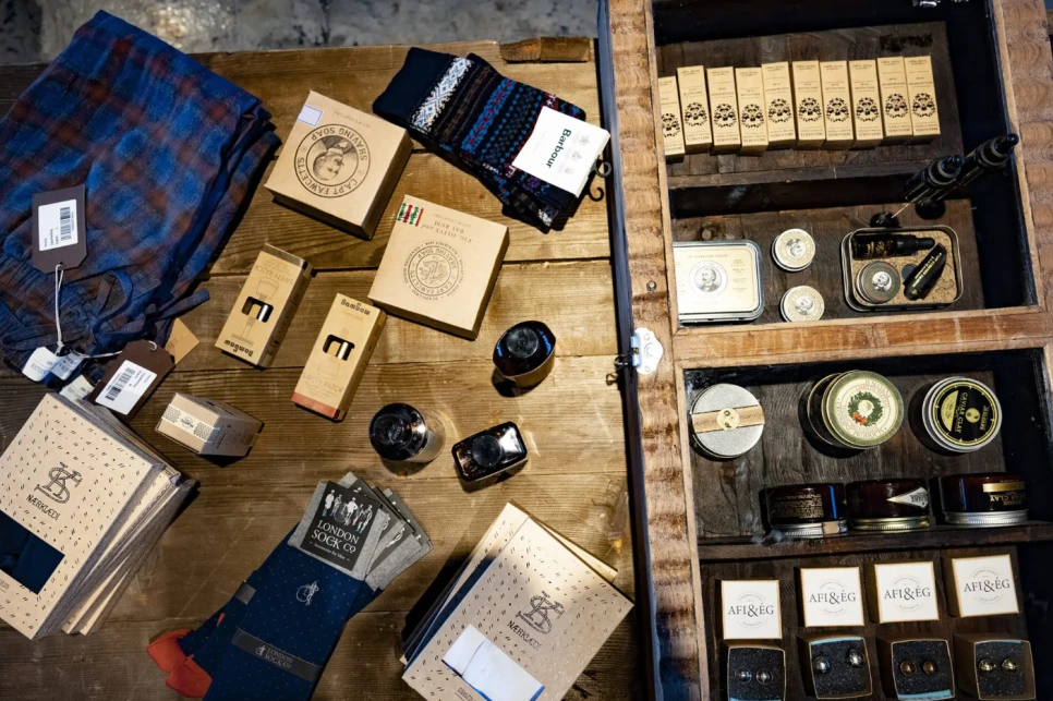 The_Greenhouse_Hotel_shop_2.png?type=w966