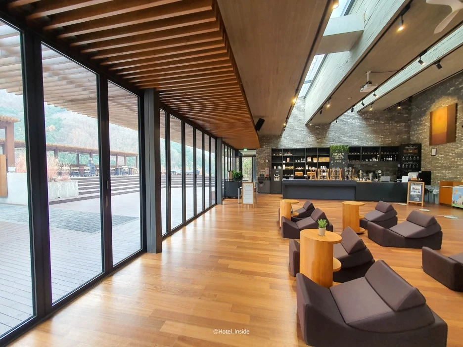 SE-79ad3515-8007-4753-b111-a3def2cb53bc.jpg?type=w1