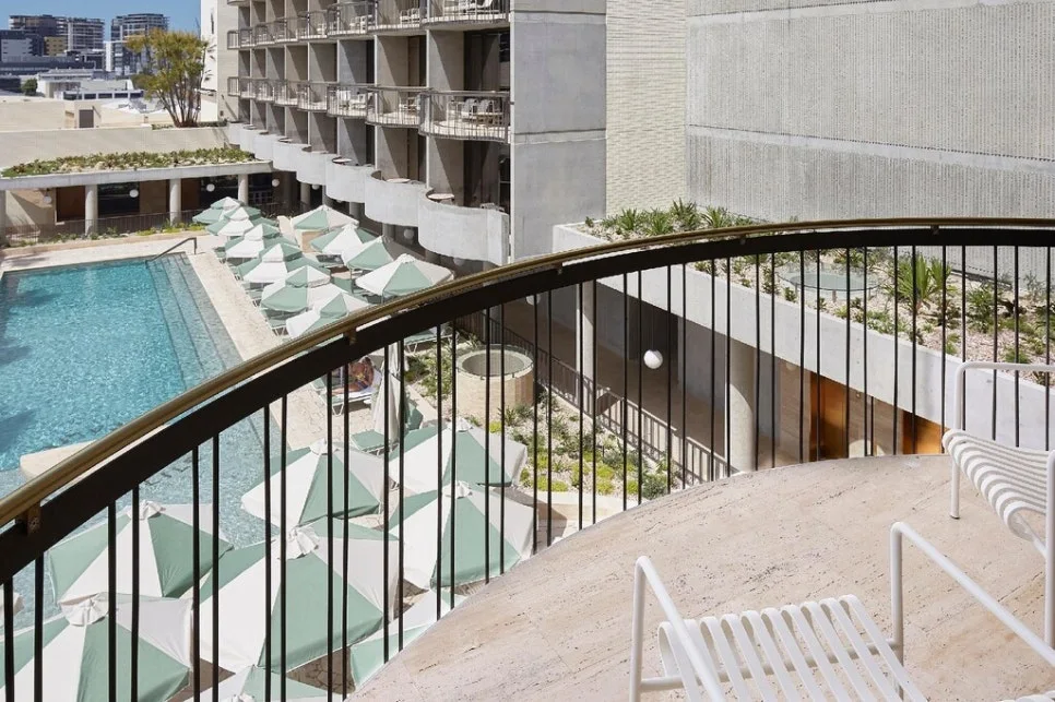 poolside_1.jpg?type=w966