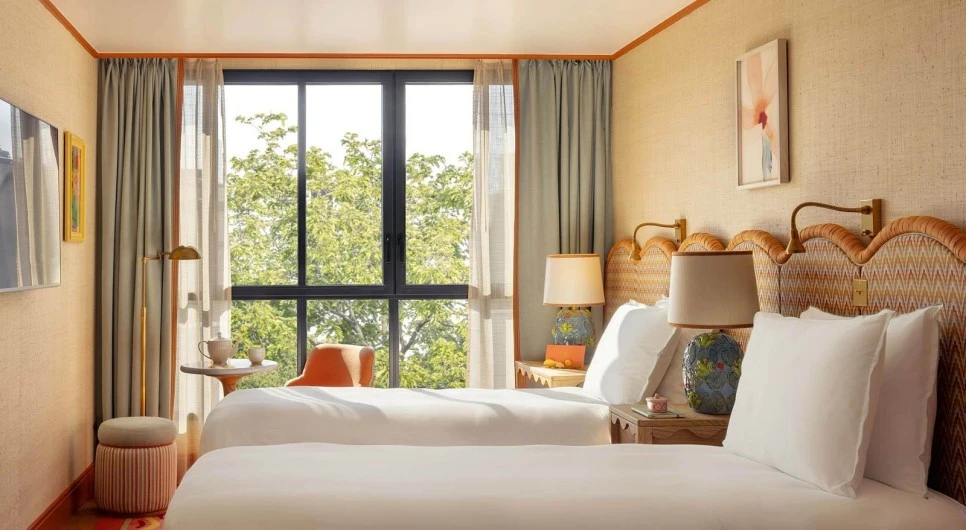 Rooms_deluxe_1108x608_%C2%A9jerome-galland-p-1600.jpg?type=w966