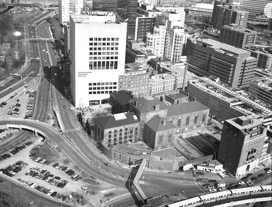 Liberty_hotel_1024px-Charles_Street_Jail_(Boston,_MA)_-_aerial_view.jpeg?type=w1