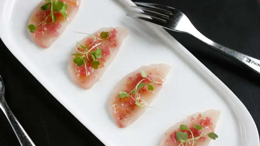 Sette_Crudi_Raw-Yellowtail.jpeg?type=w1