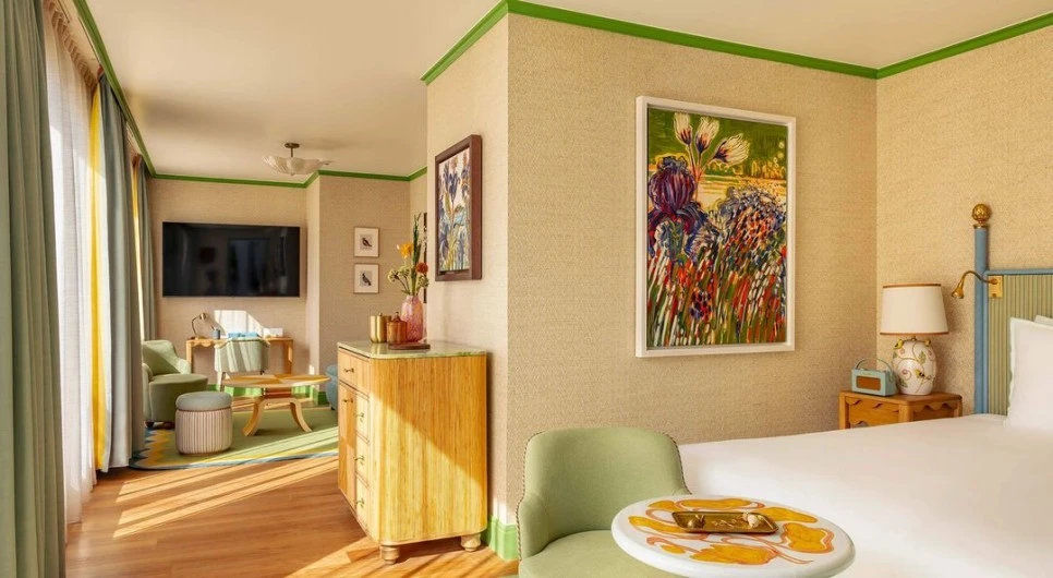 64af0d7cfdd07f1a45f12d08_Rooms_suite_1108x608_%C2%A9jerome-galland-p-1080.jpg?type=w966