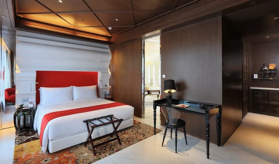 Premier_Full_Moon_1.jpg?type=w966