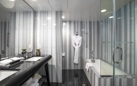 One_Bedroom_Suite_with_Balcony_3.jpg?type=w466