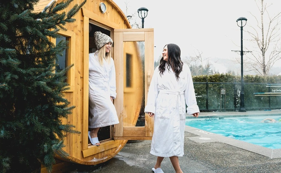 barrel-saunas-pooldeck-975x600.jpg?type=w1