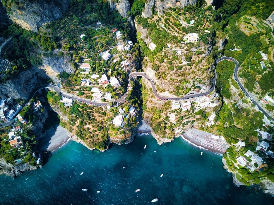 Amalfi_Coast_Road_Italy.jpeg?type=w1