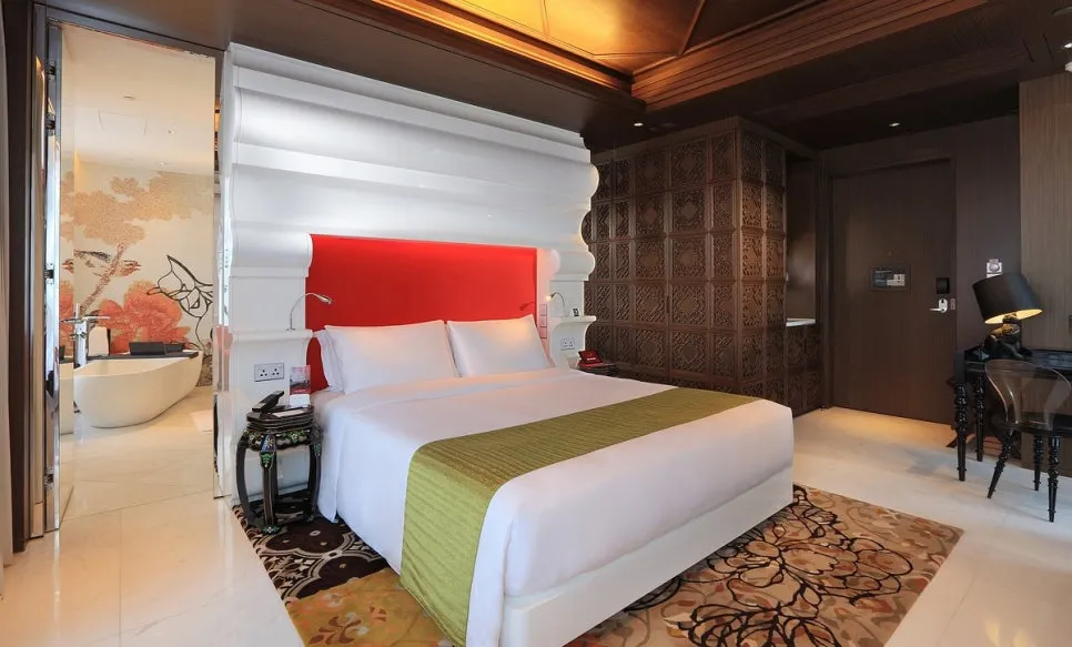 Premier_Half_Moon_2.jpg?type=w966