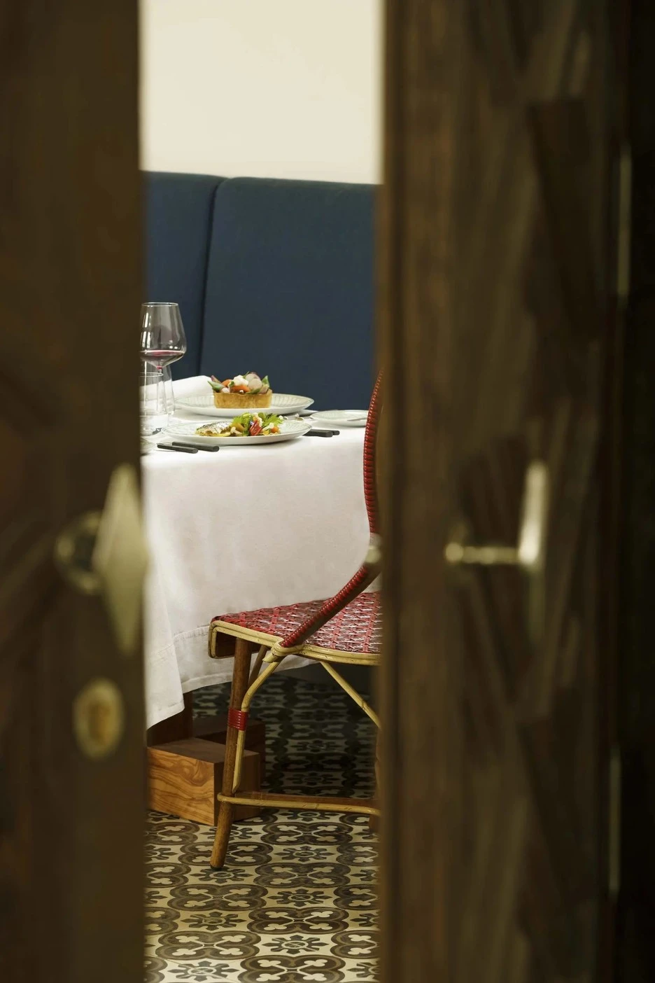 Section-xtian-restaurant-1.jpg.jpg?type=w1