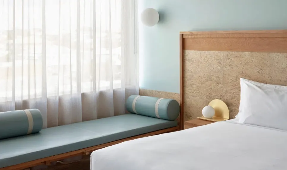 the-calile-hotel-urban-room-image-12x-1400x827.jpg?type=w966