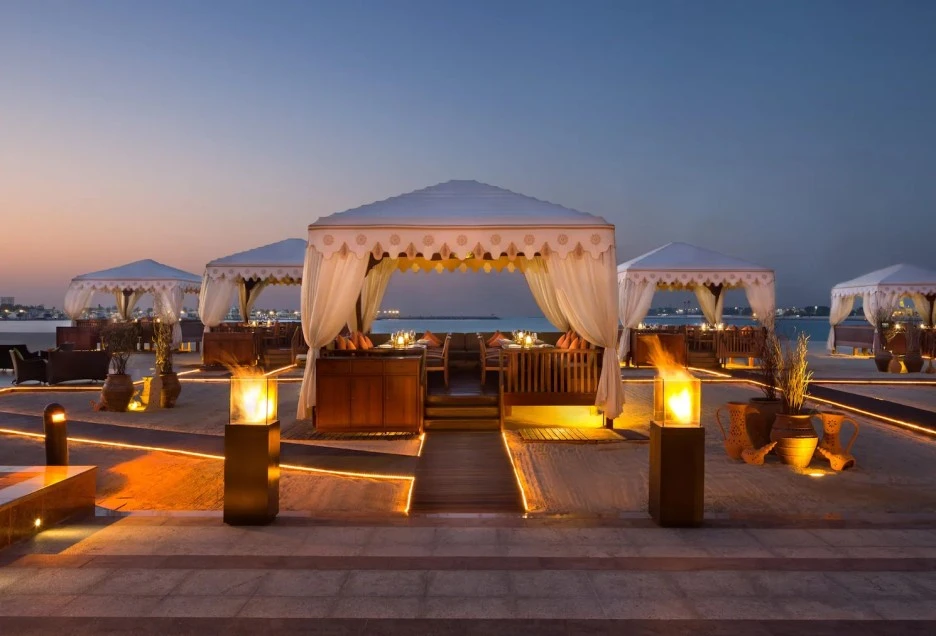 abu-dhabi-emirates-palace-dining-bbq-al-qasr-01.jpg?type=w1