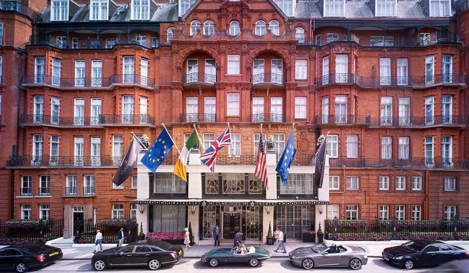 claridge-s-exterior.jpg?type=w966
