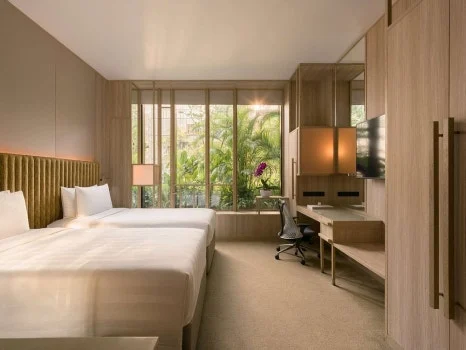 Urban_Deluxe_Room_2.jpg?type=w466