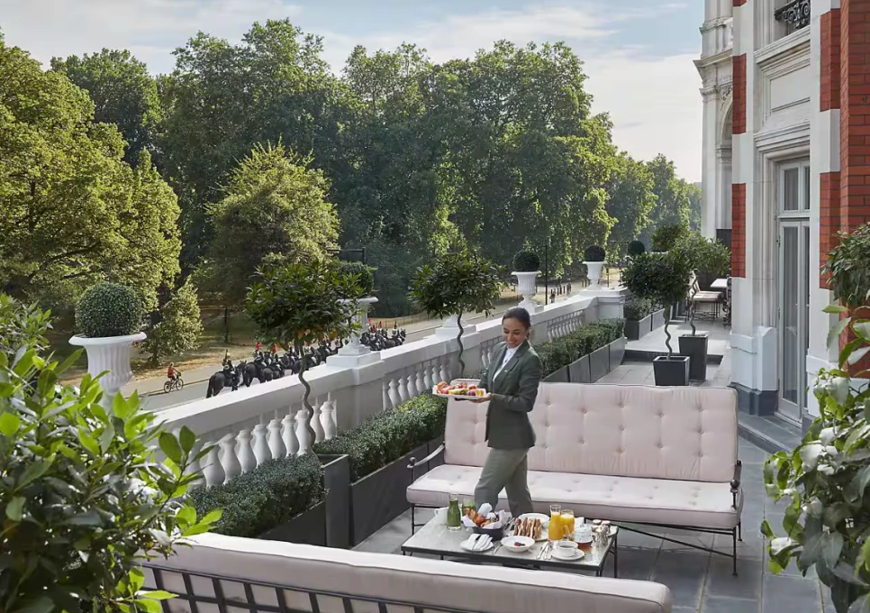 Royal_Terrace_Suite_3.png?type=w966