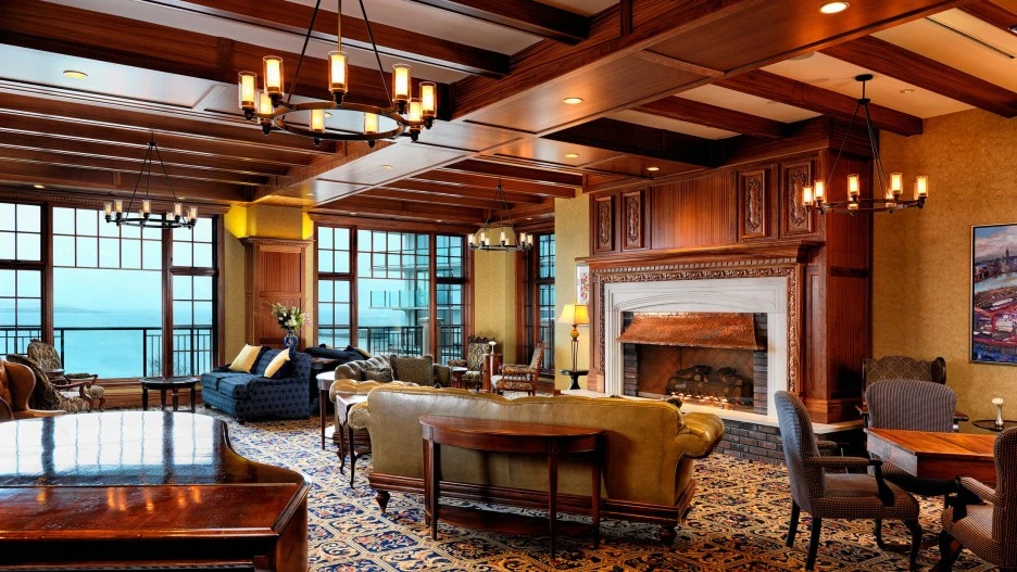 Oak-Bay-Beach-Hotel__2018_OBBH_Lobby_RGB_8bit.jpeg?type=w1