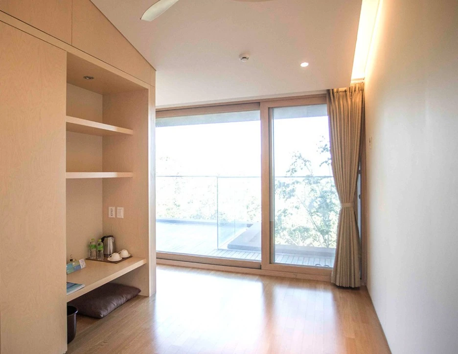 section02_photo_02.jpeg?type=w1