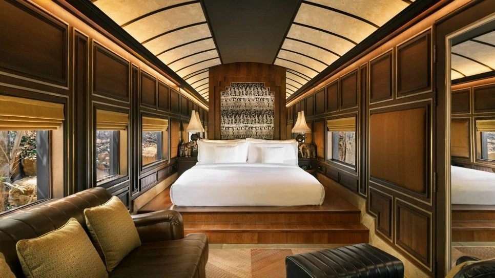 An-indoor-bedroom-of-Heritage-railcar-1Bedroom-Pool-villa-at-intercontinenta.jpg?type=w966