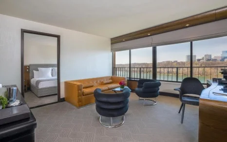 One_Bedroom_Suite_with_River_View.jpg?type=w466