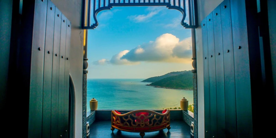 intercontinental-danang-city-6869187089-2x1.jpeg?type=w966