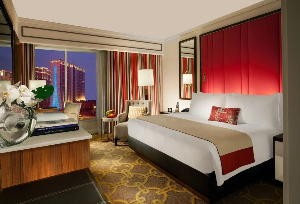 pm_deluxe-king-room_gallery_750x510_2_(1).jpg?type=w966