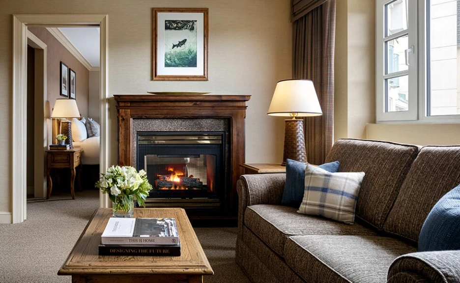 fairmont-gold-junior-suite-975x600.jpg?type=w1