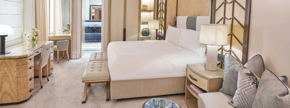 mayfair-room_hero_1920x720.jpg?type=w966