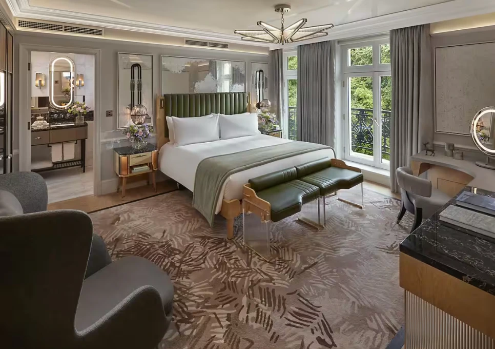 Hyde_Park_Suite_2.png?type=w966