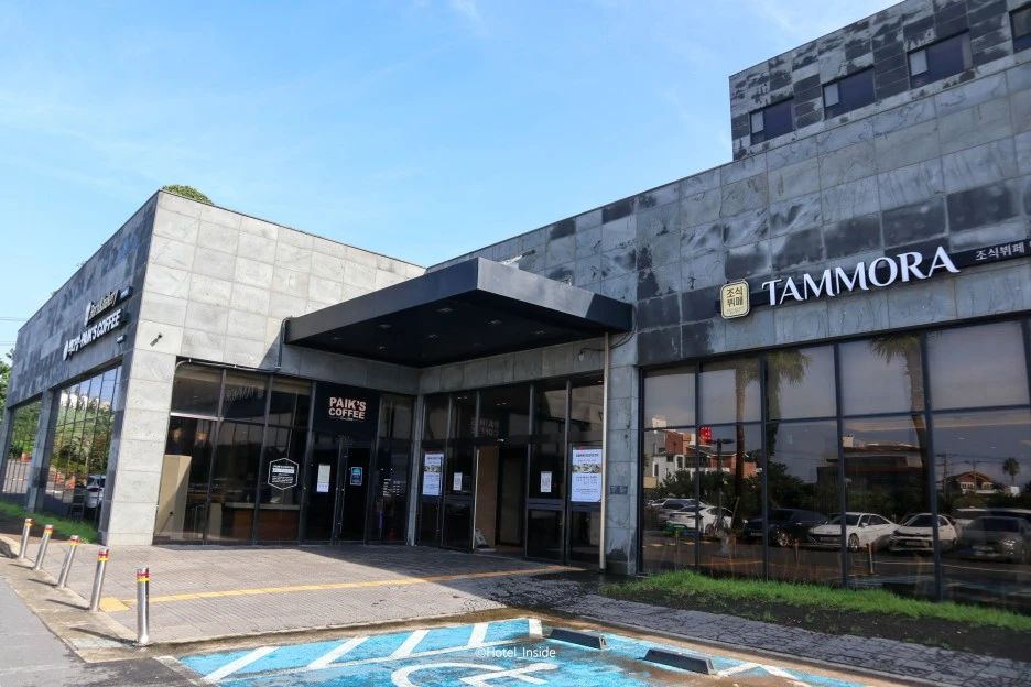 SE-233a49a5-6b3d-47a2-81d8-126e87e56ad5.jpg?type=w1